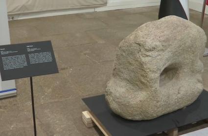 El Museo de Cáceres incorpora a su colección un verraco betón perromano recuperado del embalse de Valdecañas