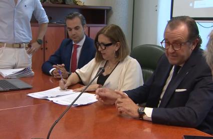 Once entidades financieras colaborarán en la gestión de las ayudas a explotaciones extremeñas de olivar y viña de secano
