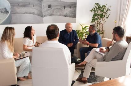 El presidente de la Diputación de Cáceres, Miguel Ángel Morales, se reúne con miembros del TSJEx para el despliegue de las Oficinas de Justicia Municipales