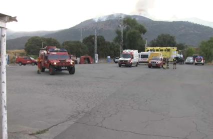 El incendio de Jarilla vira hacia Cabezabellosa, donde hay vecinos atrapados que no quisieron evacuar