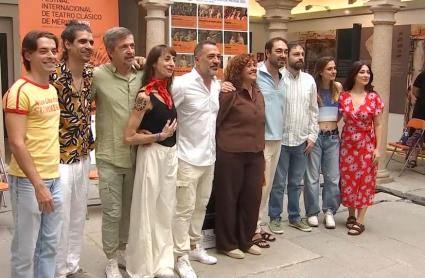 El elenco de 'Jasón y las furias' en la presentación de la obra