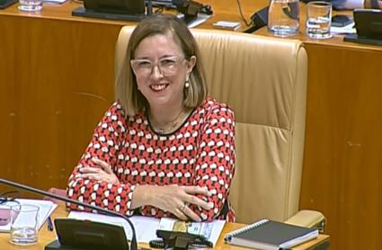 La consejera de Agricultura, Ganadería y Desarrollo Sostenible, Mercedes Morán, en su escaño en la Asamblea