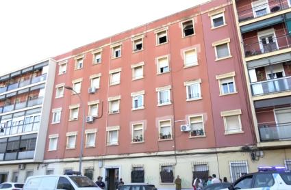 Edificio en el que murió una joven en Badajoz