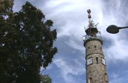 Una sentencia obliga a la empresa Cellnex a retirar las antenas  de la histórica Torre del Reloj 