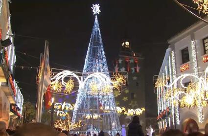 Plaza de España de Villanueva de la Serena tras el encendido de las luces de Navidad