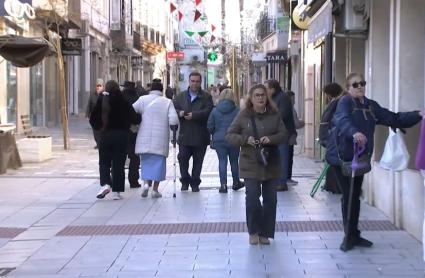 Extremeños paseando por la calle