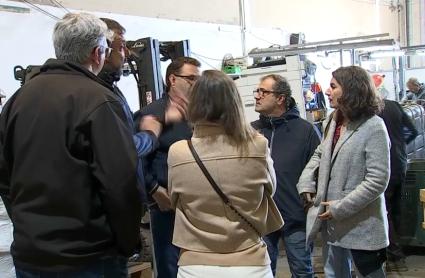 Irene de Miguel vivista las instalaciones de Minusbarros en Zafra