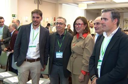 Óscar Llanos, nuevo secretario general de UPA-UCE en la región junto a su antecesor, Ignacio Huertas