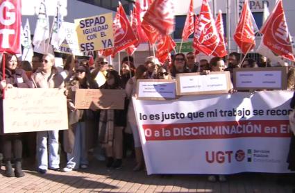 Protestas a las puertas del SEPAD por la situación laboral del personal de enfermería