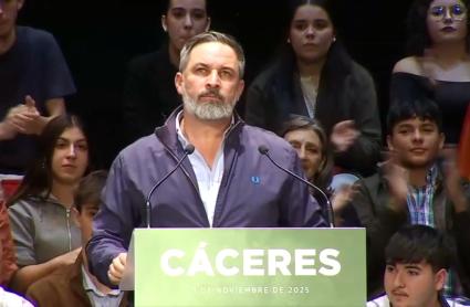 Santiago Abascal durante su visita a Cáceres el lunes 3 de noviembre de 2025