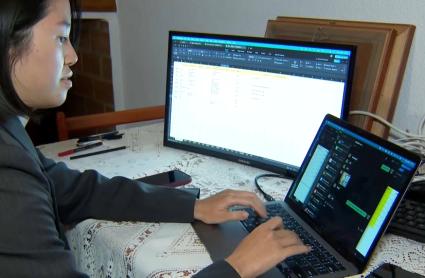 Autónoma trabajando en una imagen de archivo