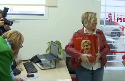 Soraya Vega presenta los avales para convertirse en candidata a liderar el PSOE de Extremadura