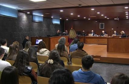 Interior de la sala de la Audiencia Provincial de Badajoz durante la primera sesión del juicio