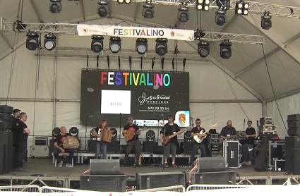 Escenario para las actuaciones musicales del Festivalino de Pescueza