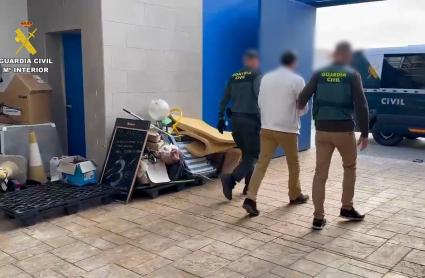 La Guardia Civil desarticula una organización criminal que estafó casi 200.000 euros en combustible