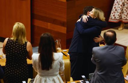 La candidata a la presidencia de la Junta de Extremadura, María Guardiola, durante el debate de investidura de María Guardiola como presidenta de la Junta de Extremadura