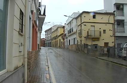 Calle vacía de Cañamero en el primer día de aislamiento.