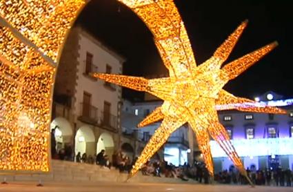 Iluminación navideña de la plaza Mayor de Cáceres.