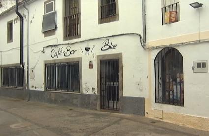 Bar cerrado de Huerta de Ánimas, pedanía de Trujillo.