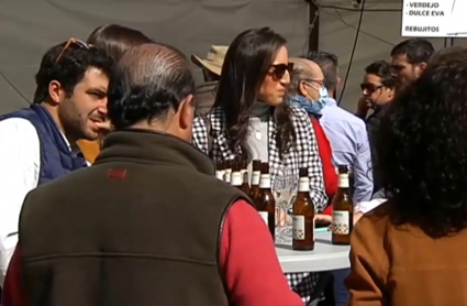 Visitantes disfrutando de la Feria del Toro de Olivenza