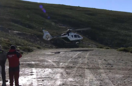 Un helicóptero despega en la Sierra de Béjar para buscar a un montañero desaparecido