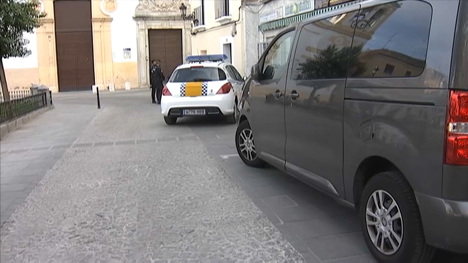 La Policía Local de Badajoz ya usa cepos en coches mal estacionados en el  Casco Antiguo - Badajoz - COPE