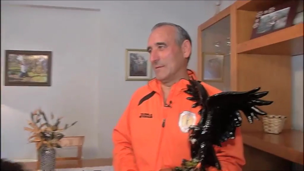 Águila Negra, el campeón mundial de recogida de aceitunas | Canal  Extremadura