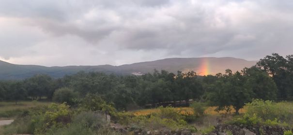 Cielo nuboso y arcoíris desde Barrado. Autora: Mónica Pérez