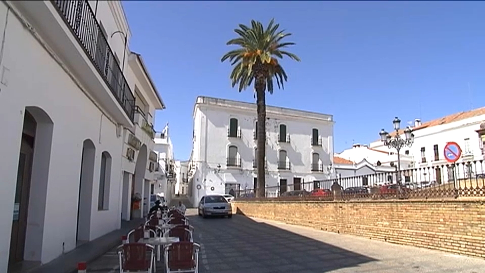 Fregenal de la Sierra, escenario de 'Jarrapellejos', protagoniza un cupón de la ONCE de la serie 'Pueblos de película'