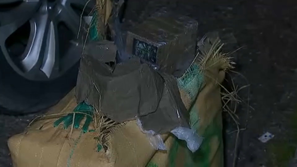 La Guardia Civil encuentra 400 kilos de hachís en un coche abandonado en Mérida tras una persecución
