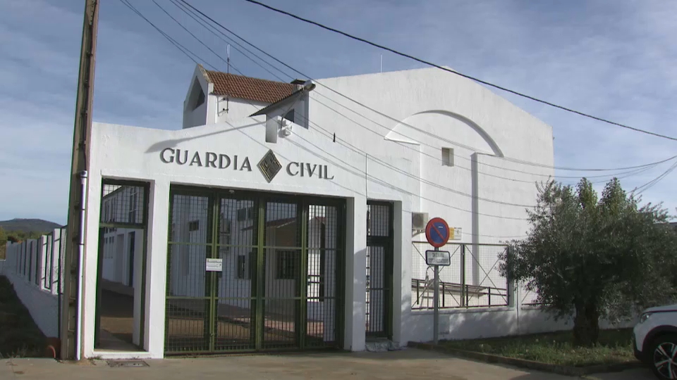 La Guardia Civil detiene a dos jóvenes en  Logrosán acusados de tráfico de drogas