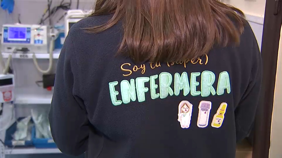 La dura situación de las enfermeras:  El 60% se ha planteado abandonar y un 86% ha experimentado episodios de estrés 