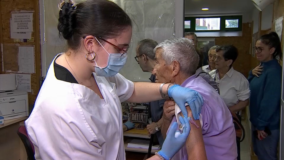 El SES espera una estabilización de la incidencia de la gripe tras recabar un "ligero descenso" en los últimos días