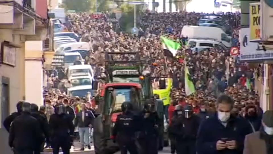 Manifestación de agricultores y ganaderos en Mérida