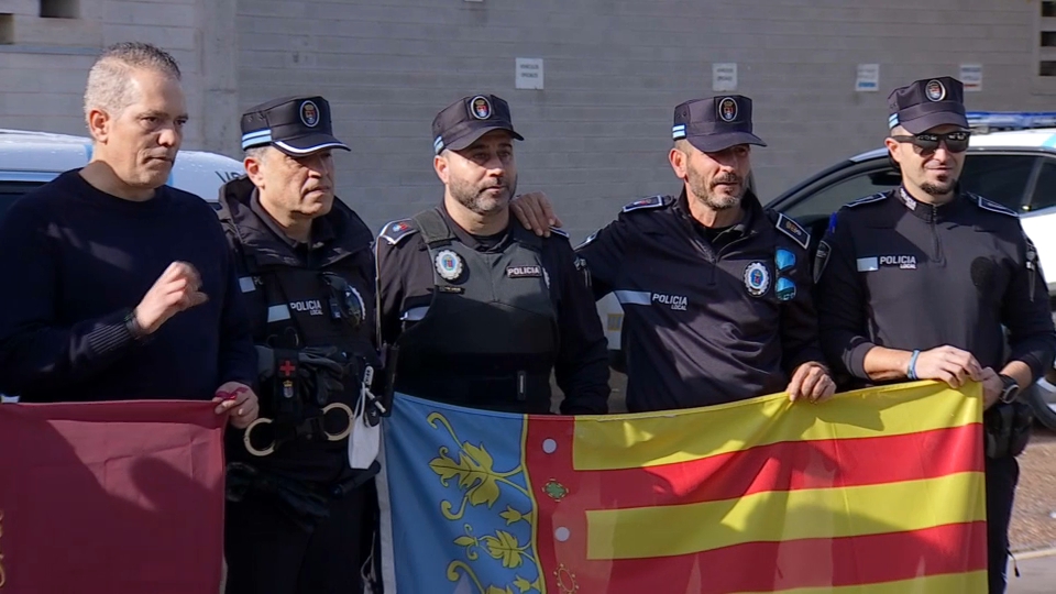 La Policía Local de Badajoz, homenajeada por su labor en la dana