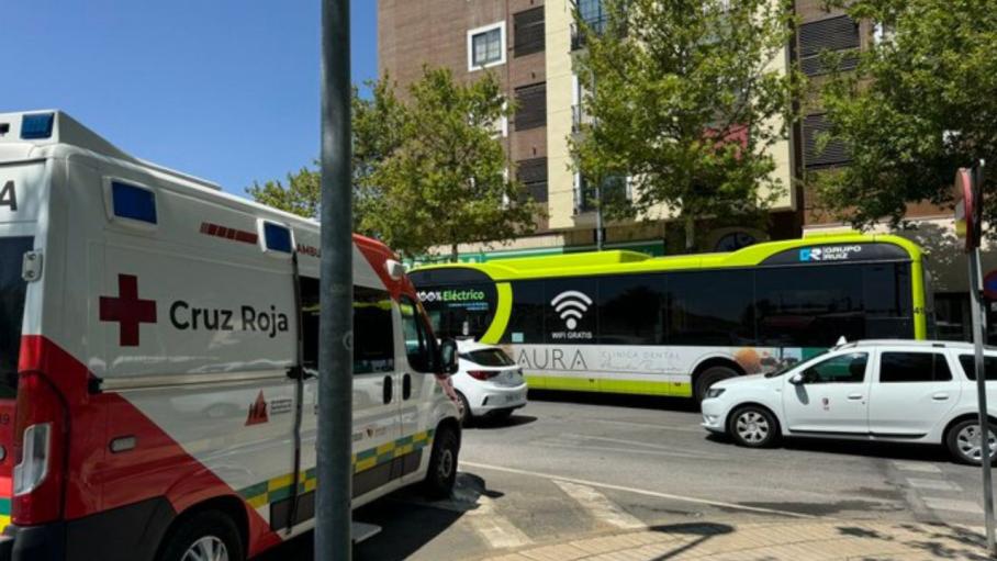 El frenazo de un autobús provoca heridas a seis mujeres