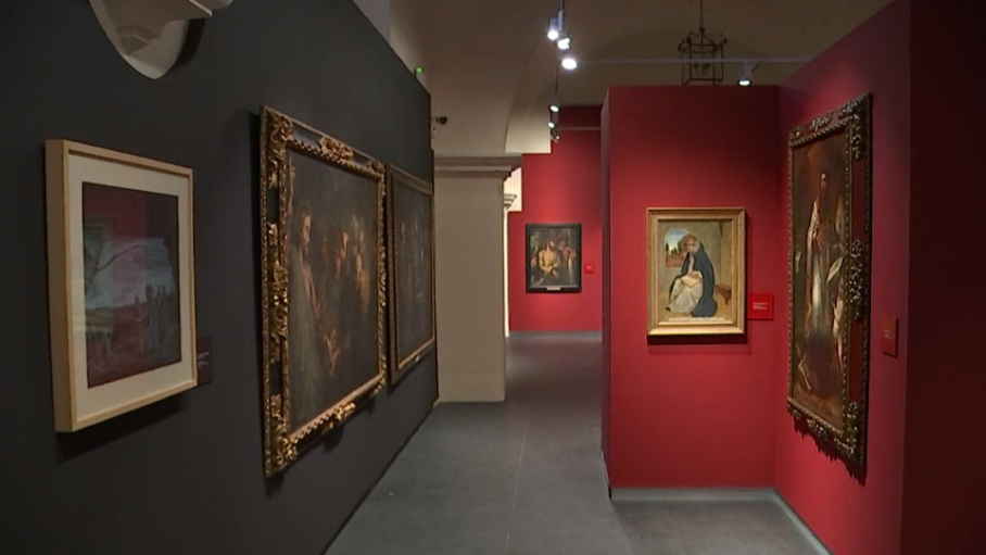 Algunos cuadros en el interior del Museo catedralicio de Badajoz.