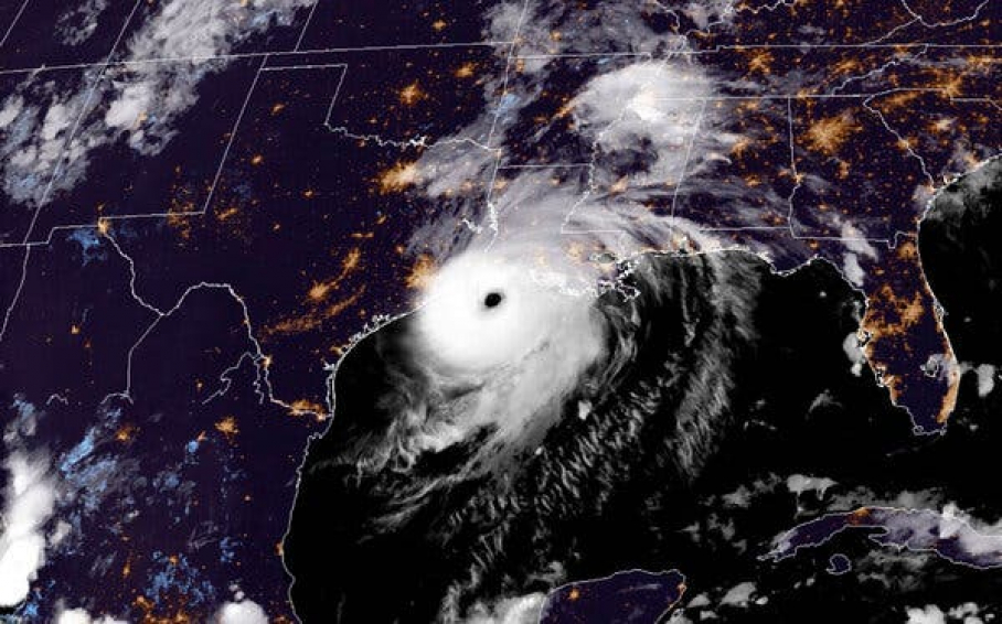 Huracán Laura visto desde el espacio