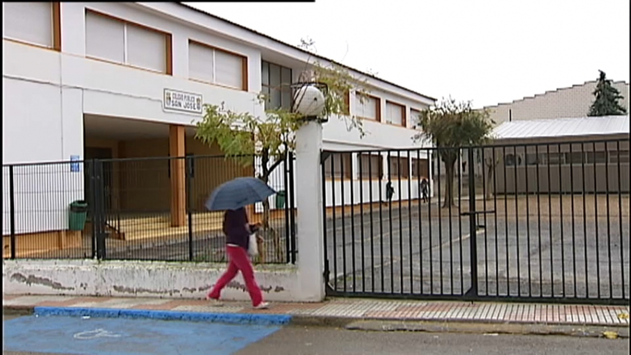 Cierra el colegio de Calamonte por los casos de Covid