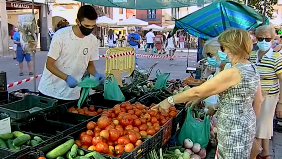 Mercadillo de frutas y verduras del Martes Mayor, año 2020