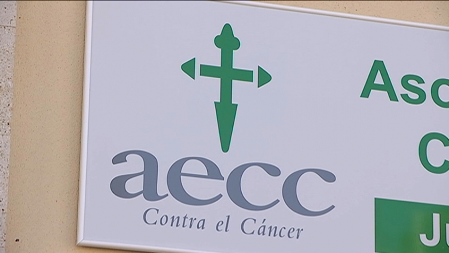 Cartel de la sede de la AECC de Mérida.
