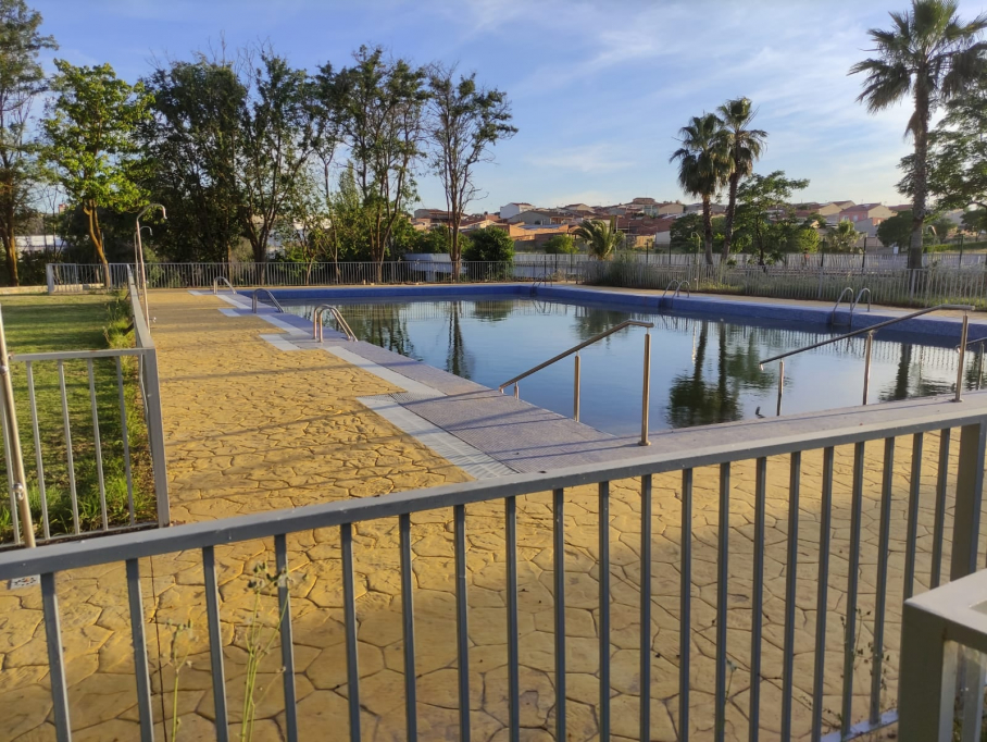 Piscina de Solana de los Barros