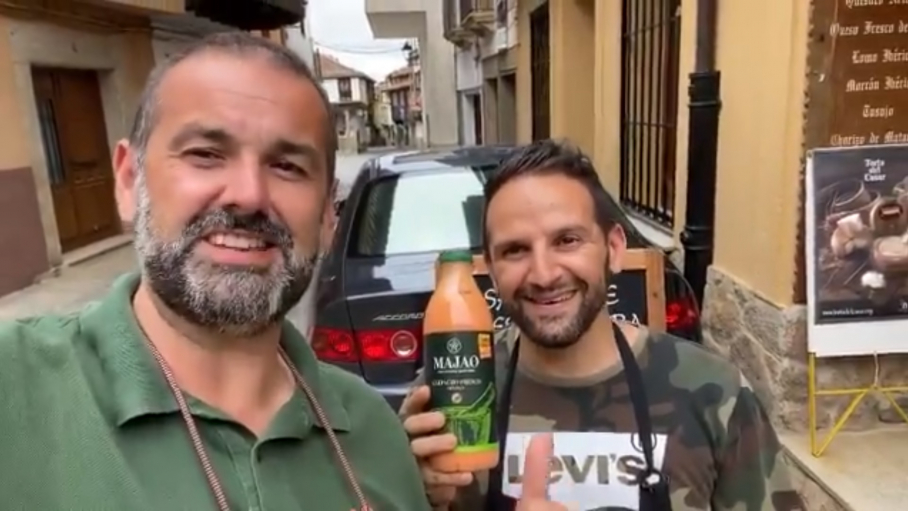 El cocinero David de Jorge desde la tienda de Valverde de la Vera