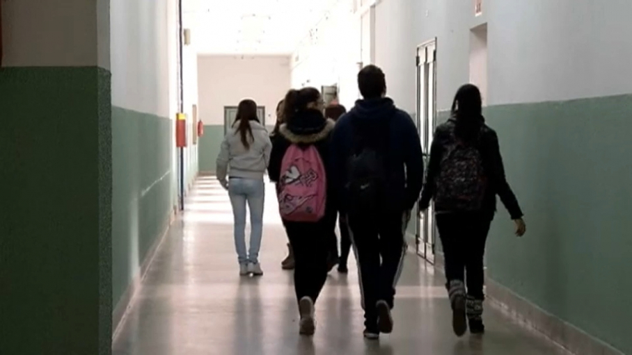 Adolescentes en un centro educativo