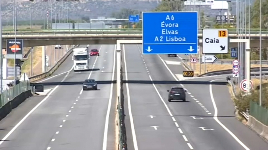 Acceso a Portugal por carretera a través de la frontera de Caya, en Badajoz.