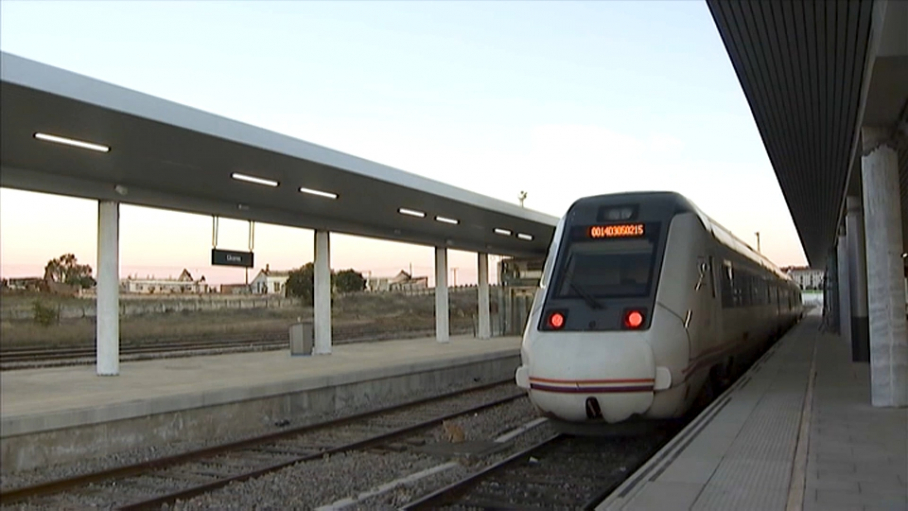 Media Distancia Cáceres-Sevilla en la estación cacereña