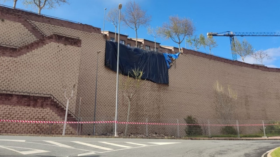 Muro deteriorado en Plasencia