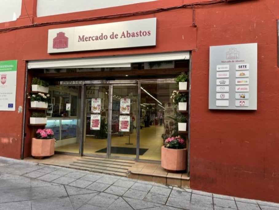 Entrada de la Plaza de Abastos.