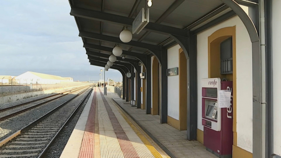 Renfe desbloquea la venta anticipada de billetes en Extremadura