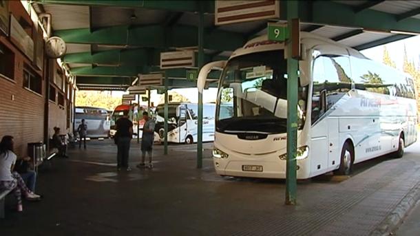 Extremadura estudia limitar la gratuidad del transporte en bus a determinados colectivos y a las rutas regionales